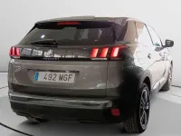 Usado Peugeot 3008 Allure 131 CV (96 kW) 2023 Gris SUV