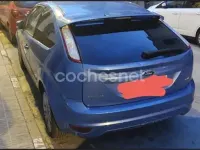 Usado Ford Focus Trend 90 CV (66 kW) 2008 Azul Berlina