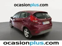 Usado Ford Fiesta Trend 68 CV (50 kW) 2010 Burdeos Utilitario