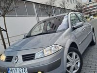 Usado Renault Mégane II Authentique 115 CV (84 kW) 2004 Gris / plata Berlina