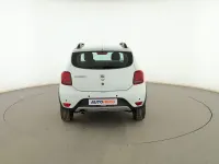 Usado Dacia Sandero Comfort 90 CV (66 kW) 2019 Blanco Berlina