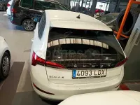 Usado Skoda Scala Ambition 110 CV (80 kW) 2020 Blanco Utilitario