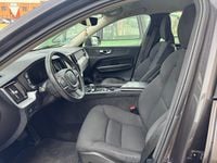 Usado Volvo XC60 Core 197 CV (144 kW) 2022 Gris / plata SUV