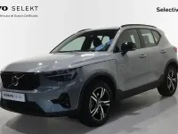 Nuevo Volvo XC40 Plus 163 CV (119 kW) 2026 Gris / plata SUV