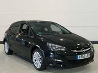 Usado Opel Astra Selective 116 CV (85 kW) 2015 Negro Utilitario