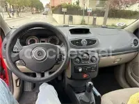 Usado Renault Clio II Authentique 85 CV (62 kW) 2006 Rojo Berlina