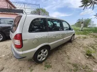 Usado Opel Zafira Elegance 100 CV (73 kW) 2004 Gris / plata Monovolumen