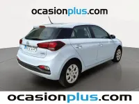 Usado Hyundai i20 75 CV (55 kW) 2019 Blanco Utilitario
