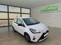 Usado Toyota Yaris Hybrid Active 100 CV (73 kW) 2019 Blanco