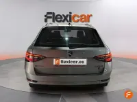 Usado Skoda Superb LAURIN & KLEMENT 190 CV (139 kW) 2018 Gris Familiar