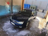Usado Ford Mondeo Trend 115 CV (84 kW) 2004 Azul Berlina