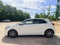 Usado Kia Rio 100 CV (73 kW) 2017 Blanco Berlina