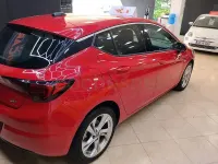 Usado Opel Astra Business 110 CV (80 kW) 2016 Rojo Berlina