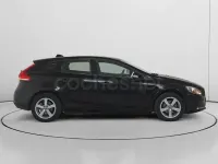 Usado Volvo V40 Kinetic 115 CV (84 kW) 2014 Negro Berlina