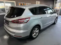 Usado Ford S-MAX Titanium 180 CV (132 kW) 2017 Gris / plata Monovolumen