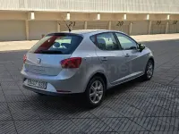 Usado Seat Ibiza Style 105 CV (77 kW) 2009 Gris / plata Berlina