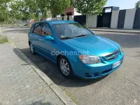 Usado Kia Cerato EX 115 CV (84 kW) 2006 Azul Berlina