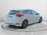Usado Ford Focus ST-Line 125 CV (91 kW) 2018 Blanco Berlina