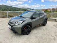 Usado Toyota Aygo X X-play 72 CV (52 kW) 2022 Gris SUV