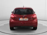 Usado Peugeot 208 Style 82 CV (60 kW) 2017 Rojo Utilitario