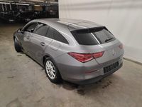 Usado Mercedes CLA200 Shooting Brake 150 CV (110 kW) 2021 Gris / plata Familiar