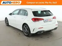 Usado Mercedes A180 AMG line 136 CV (100 kW) 2019 Blanco Berlina