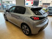 Usado Peugeot 208 Allure 100 CV (73 kW) 2023 Gris / plata Utilitario