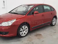 Usado Citroën C4 110 CV (80 kW) 2006 Granate Berlina