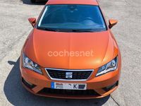 Usado Seat Leon Style 125 CV (91 kW) 2018 Naranja Berlina
