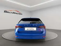 Usado Skoda Octavia Style 150 CV (110 kW) 2021 Azul Familiar
