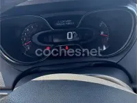 Usado Renault Captur Zen 120 CV (88 kW) 2017 Gris / plata SUV