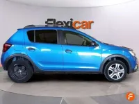 Usado Dacia Sandero Comfort 95 CV (69 kW) 2019 Azul Berlina
