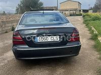 Usado Mercedes E270 Avantgarde 170 CV (125 kW) 2002 Azul Berlina