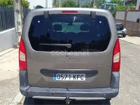 Usado Peugeot Partner Tepee Outdoor 100 CV (73 kW) 2017 Gris / plata Monovolumen