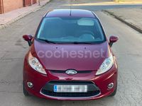 Usado Ford Fiesta Titanium 95 CV (69 kW) 2011 Granate Berlina