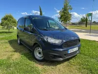 Usado Ford Tourneo Courier Trend 75 CV (55 kW) 2015 Azul Monovolumen