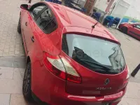 Usado Renault Mégane GrandTour Dynamique 110 CV (80 kW) 2009 Rojo Familiar
