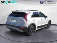 Usado Kia Niro 141 CV (103 kW) 2022 Blanco SUV