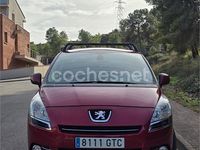 Usado Peugeot 5008 Premium 110 CV (80 kW) 2010 Rojo Monovolumen