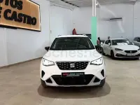 Usado Seat Arona Xperience 110 CV (80 kW) 2022 Blanco SUV