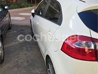 Usado Kia Rio 84 CV (61 kW) 2016 Blanco Utilitario