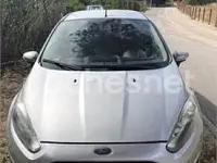 Usado Ford Fiesta Trend 82 CV (60 kW) 2017 Gris / plata Utilitario