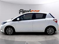 Usado Toyota Yaris Hybrid Active 100 CV (73 kW) 2020 Blanco Berlina
