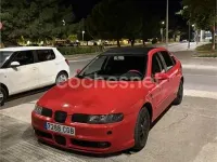Usado Seat Leon Stella 105 CV (77 kW) 2003 Rojo Utilitario