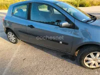 Usado Renault Clio II Dynamique 85 CV (62 kW) 2007 Azul Berlina