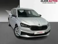 Usado Skoda Fabia Essence 95 CV (69 kW) 2025 Plata Utilitario