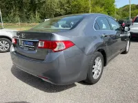 Usado Honda Accord Executive 150 CV (110 kW) 2011 Gris / plata Berlina