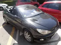 Usado Peugeot 206 CC 138 CV (101 kW) 2004 Negro Descapotable