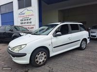 Usado Peugeot 206 70 CV (51 kW) 2005 Blanco Familiar