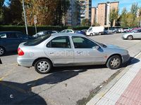 Usado Ford Mondeo Ghia 170 CV (125 kW) 1999 Gris / plata Berlina